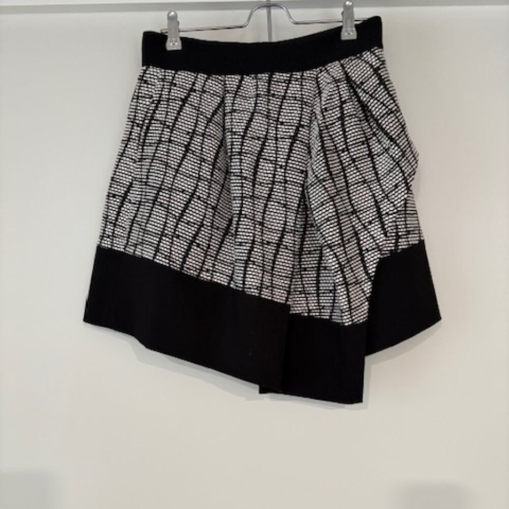 Banana Republic Skirt, Black & White, Size 4
